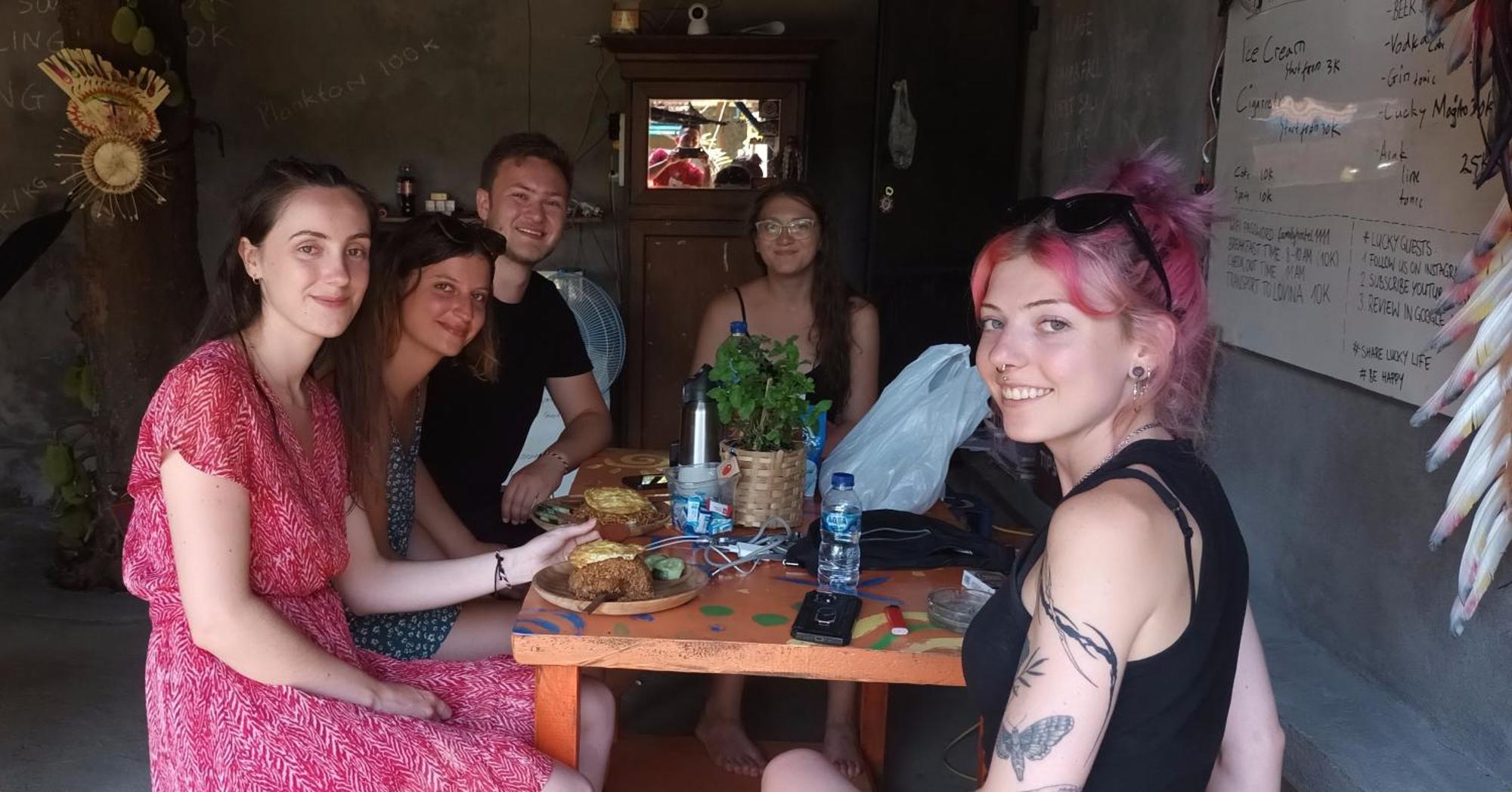 Lovina Family Hostel מראה חיצוני תמונה