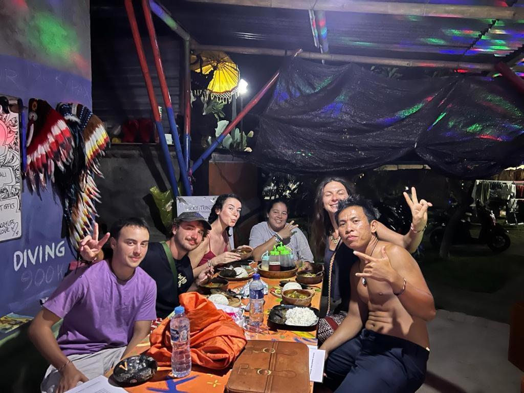 Lovina Family Hostel מראה חיצוני תמונה